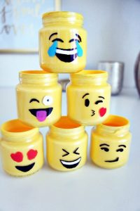 SitterFix_blogpost_WorldEmojiDay5